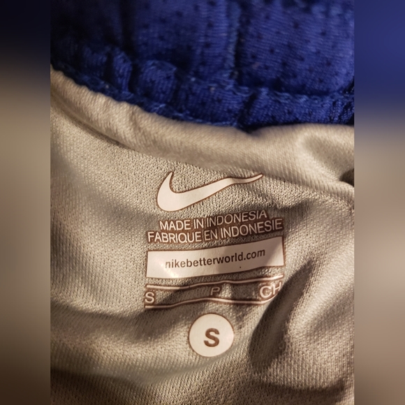 Nike Size Small Shorts - Picture 2 of 3